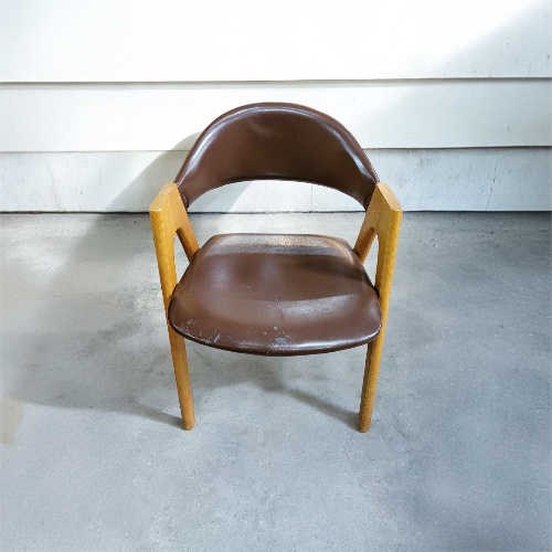 중고 목재의자 브라운-6EA